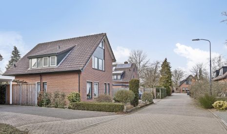 Te koop: Foto Woonhuis aan de Herman van Velzenstraat 10 in Silvolde
