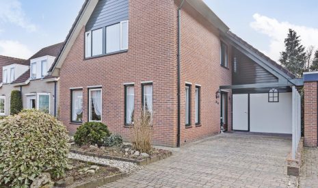 Te koop: Foto Woonhuis aan de Herman van Velzenstraat 10 in Silvolde